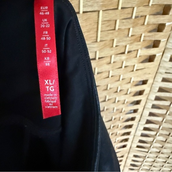 Spanx Very Black Faux Leather Moto Leggings Women's  Size XL - Picture 10 of 11